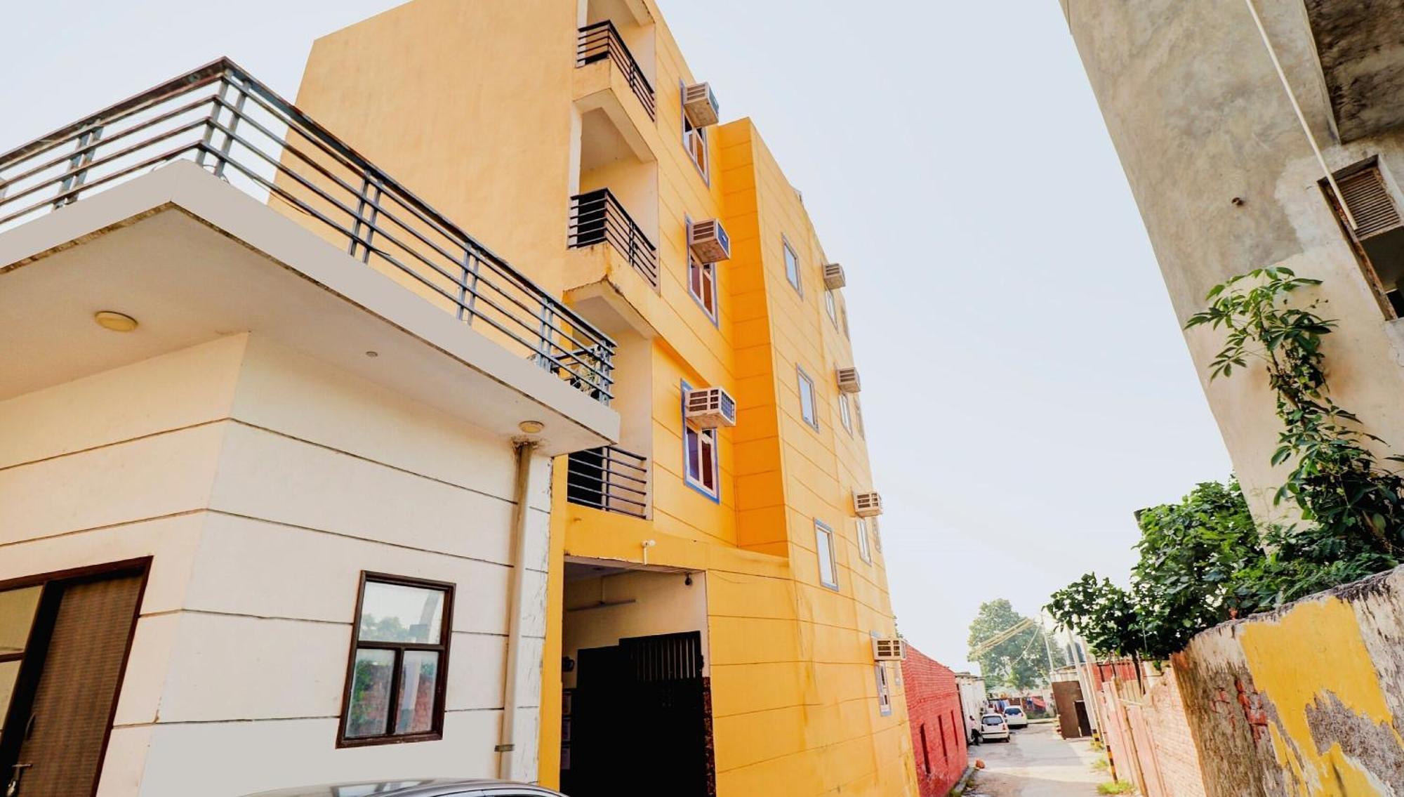 Hotel O Urban Wings نيودلهي المظهر الخارجي الصورة